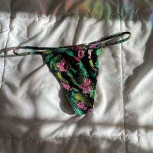 Victoria secret v string